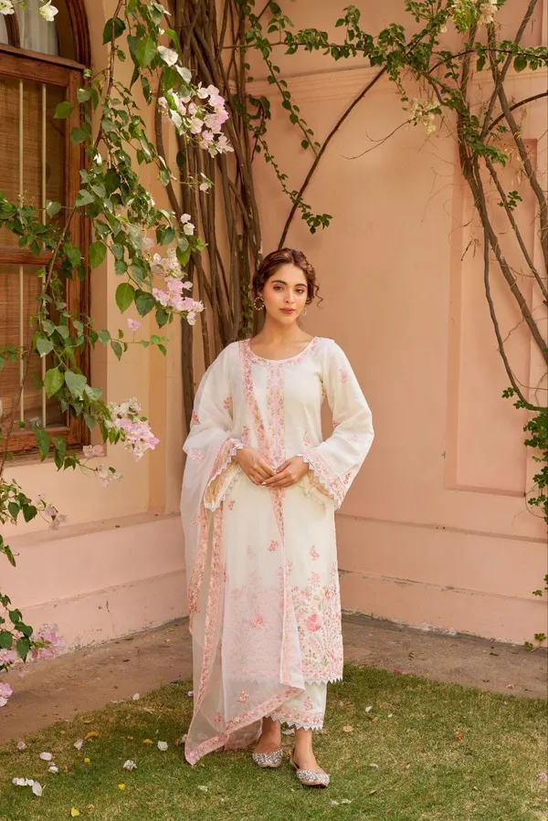 Ivory_White💙🩷_Chanderi_Embroidered_Suit_Set