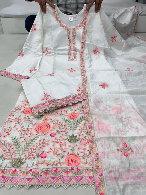 Ivory_White💙🩷_Chanderi_Embroidered_Suit_Set