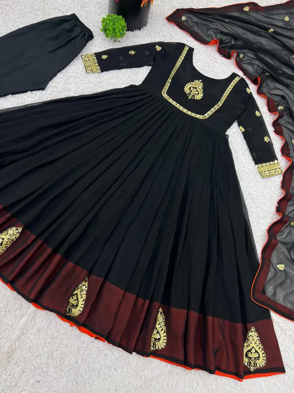Black_Georgette_Gown_For_Women