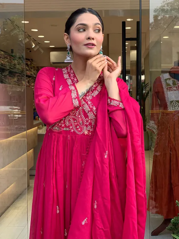 Pink_Roman_Silk_Gown_Set_For_Women