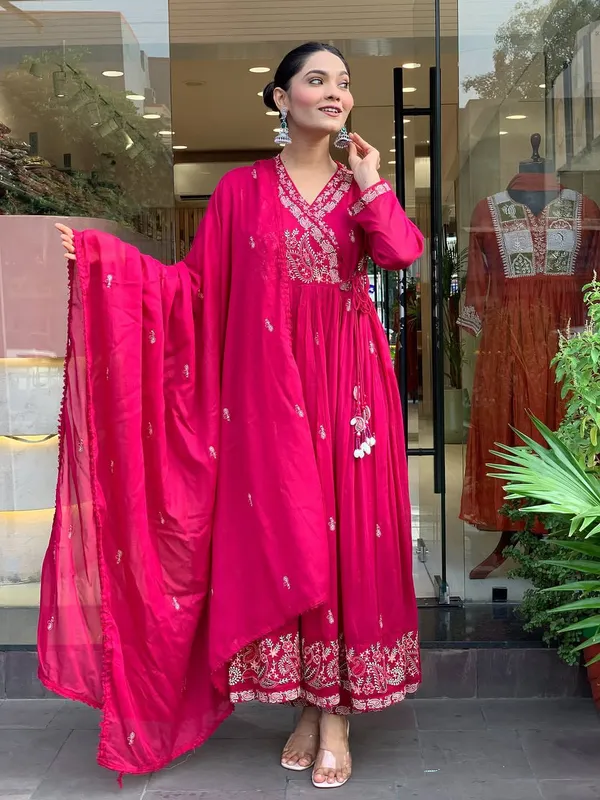 Pink_Roman_Silk_Gown_Set_For_Women