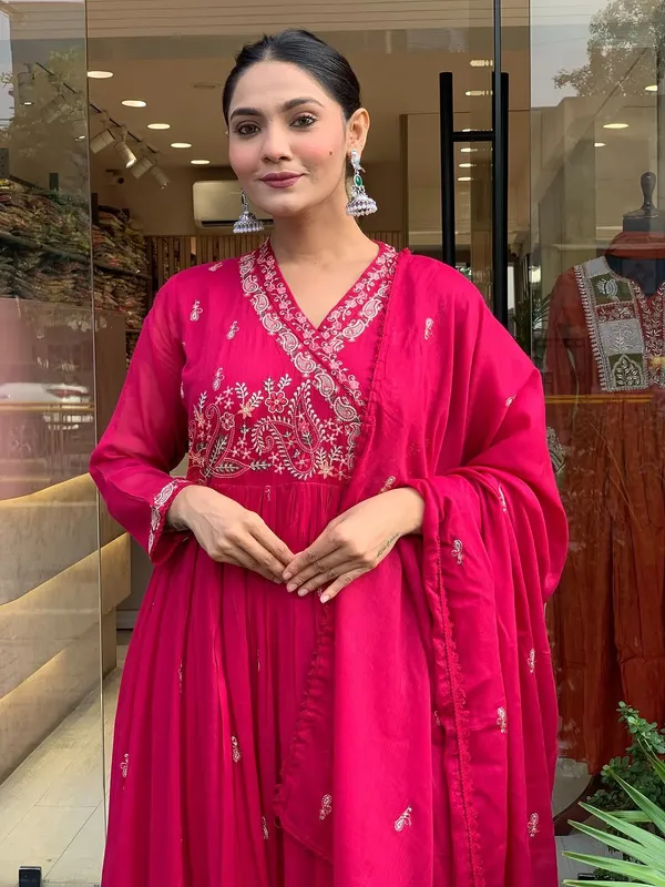 Pink_Roman_Silk_Gown_Set_For_Women