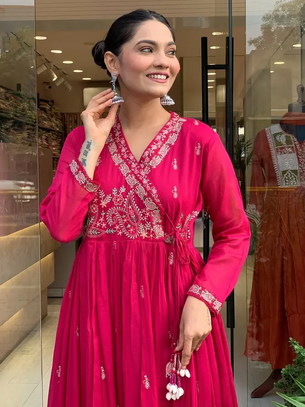 Pink_Roman_Silk_Gown_Set_For_Women