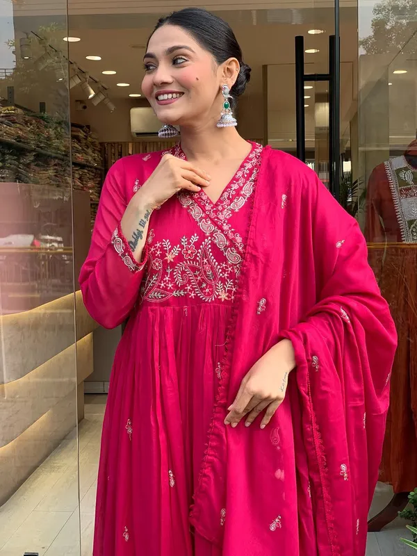 Pink_Roman_Silk_Gown_Set_For_Women