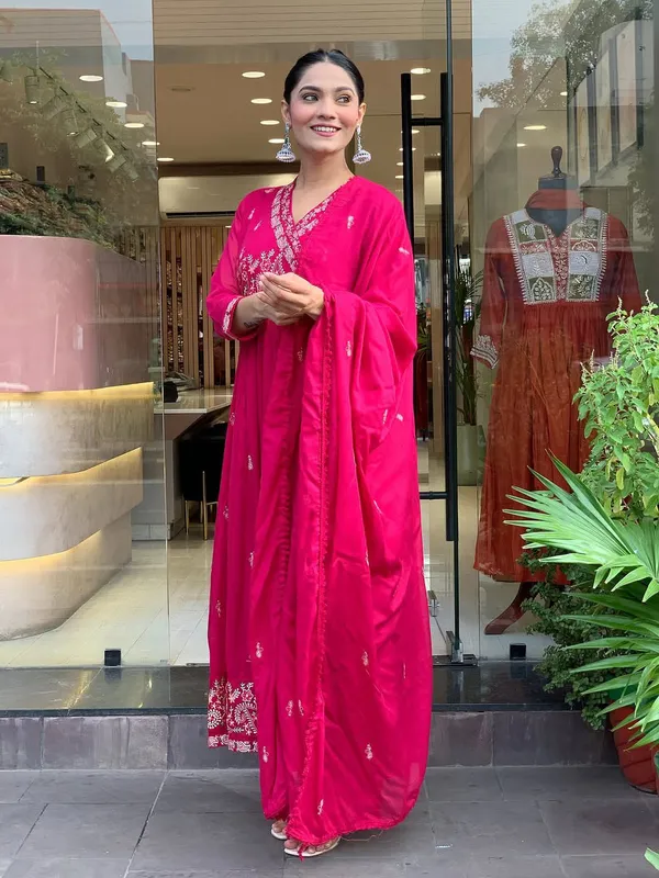 Pink_Roman_Silk_Gown_Set_For_Women