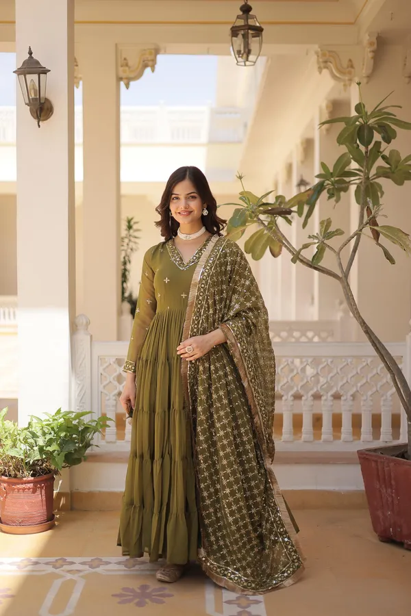Women's_gwon_with_dupatta
