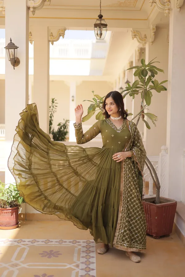 Women's_gwon_with_dupatta
