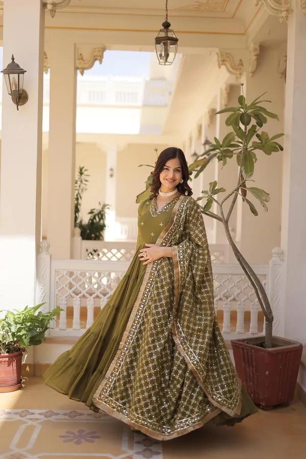 Women's_gwon_with_dupatta
