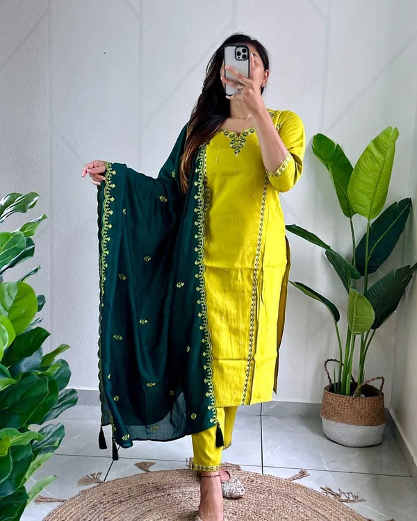 Launching_New_Designers_Kurti_Pent_Dupatta_Set