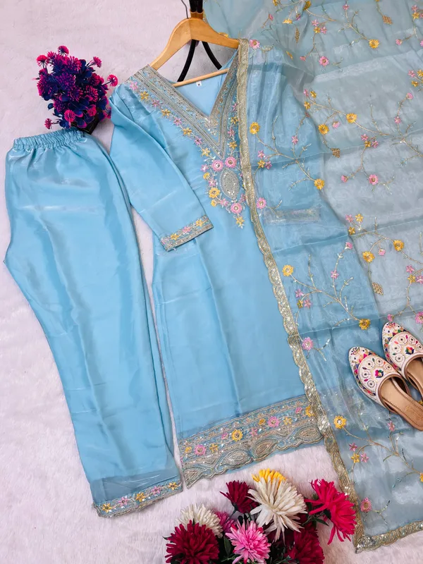 PRESENTING_NEW_COLLECTION_WITH_JIMMY_CHOO_SILK_AND_HEAVY_EMBROIDERY_SEQUENCE_WORK_TOP-BOTTOM