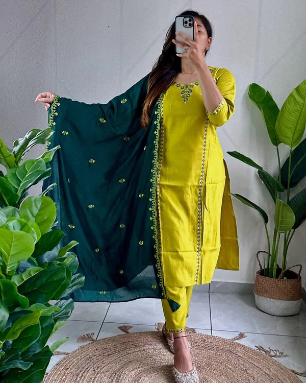 Launching_New_Designers_Kurti_Pent_Dupatta_Set