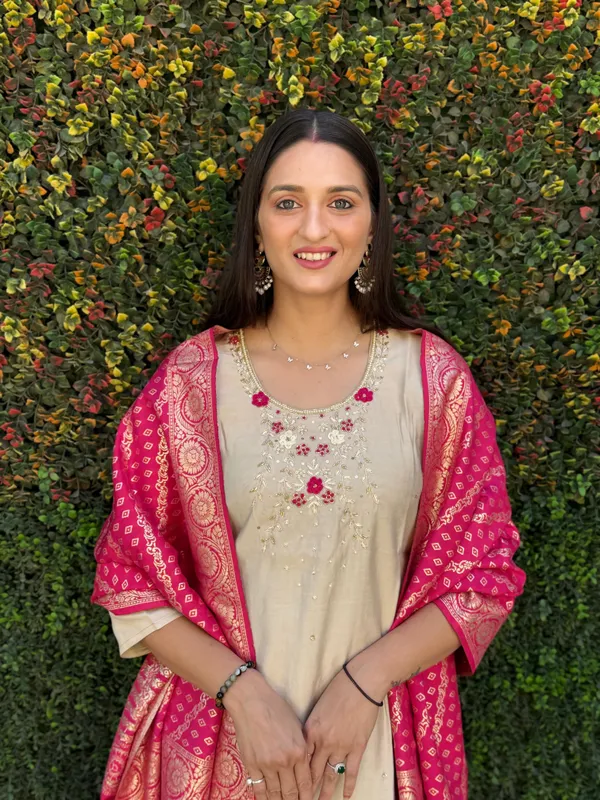 Off_White_Roman_Silk_Kurta_Set_For_Women