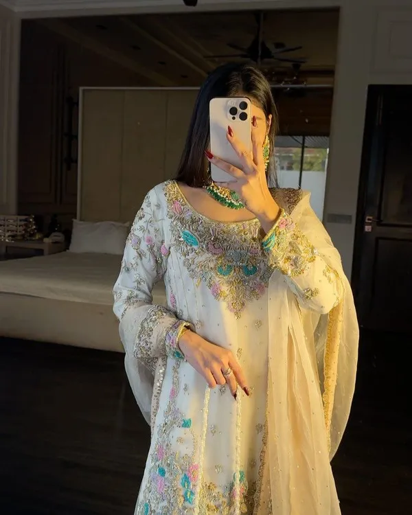 White_Georgette_Pakistani_Suit_For_Women