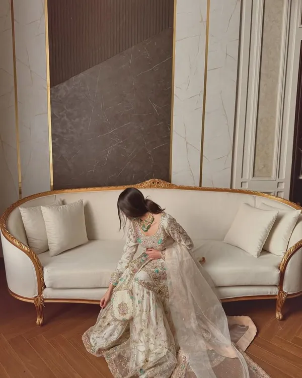 White_Georgette_Pakistani_Suit_For_Women