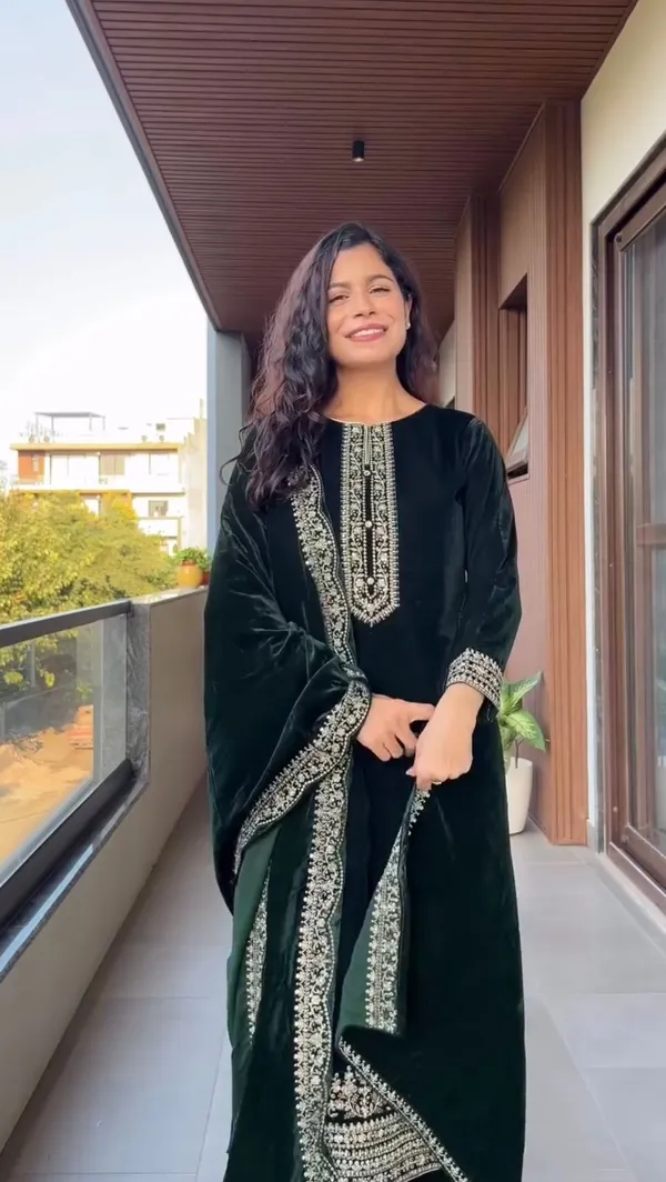 Women's_pakistani_suits
