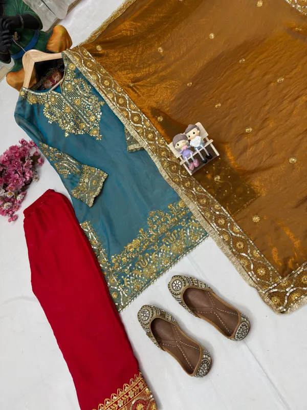 Women's_pakistani_suits