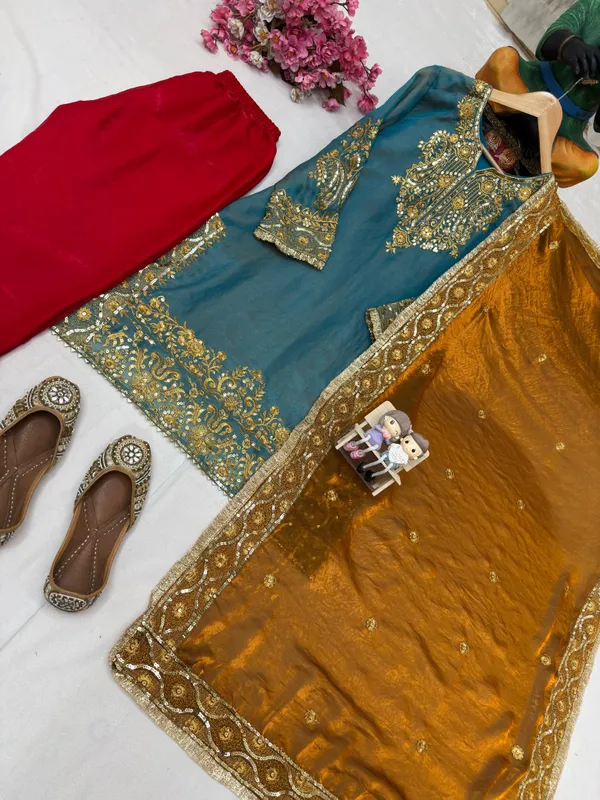Women's_pakistani_suits