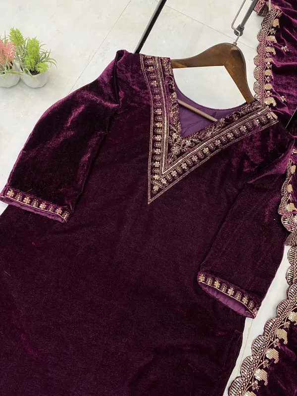 Women's_pakistani_suits