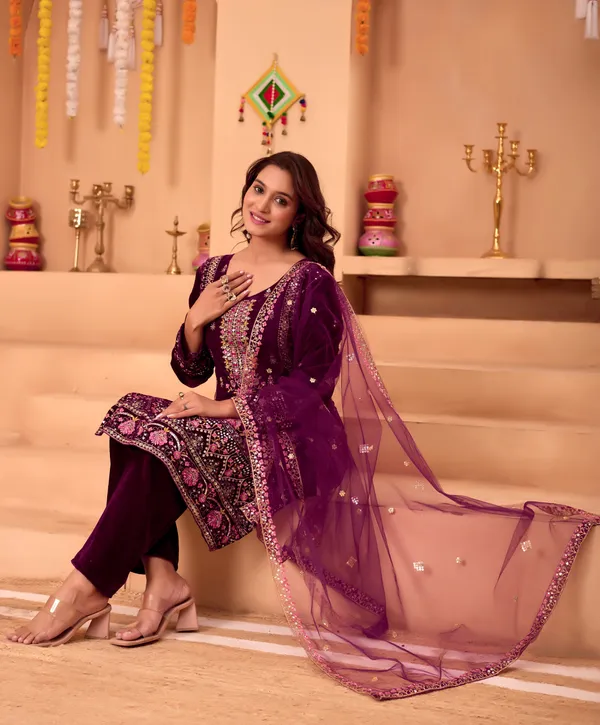 Women's_pakistani_suits