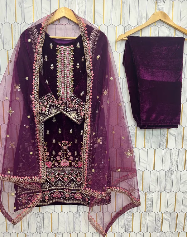 Women's_pakistani_suits