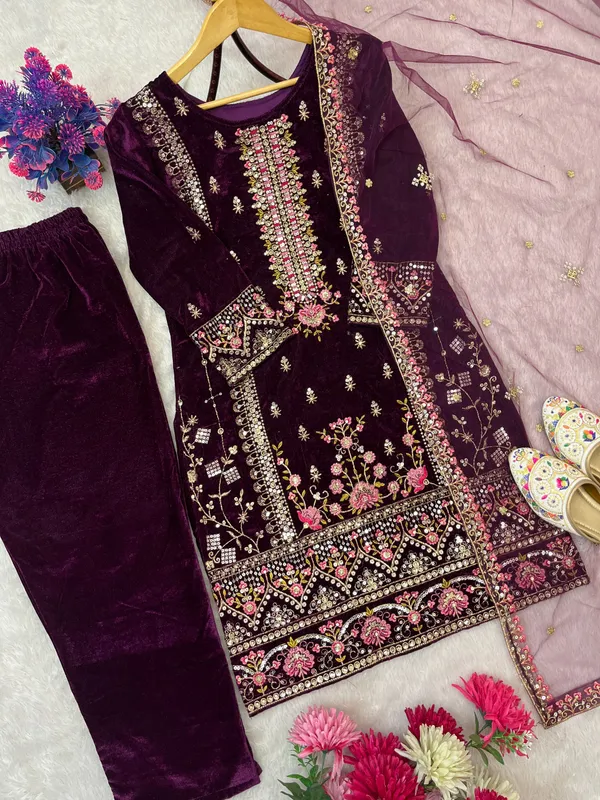 Women's_pakistani_suits