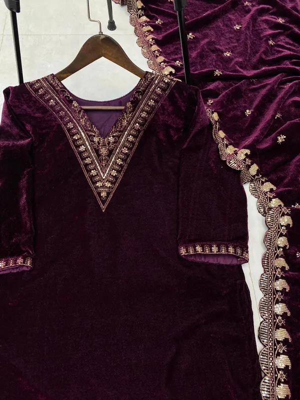 Women's_pakistani_suits