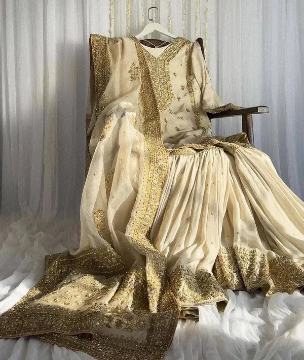 Off_White_Chinon_Silk_Suit_Set_For_Women