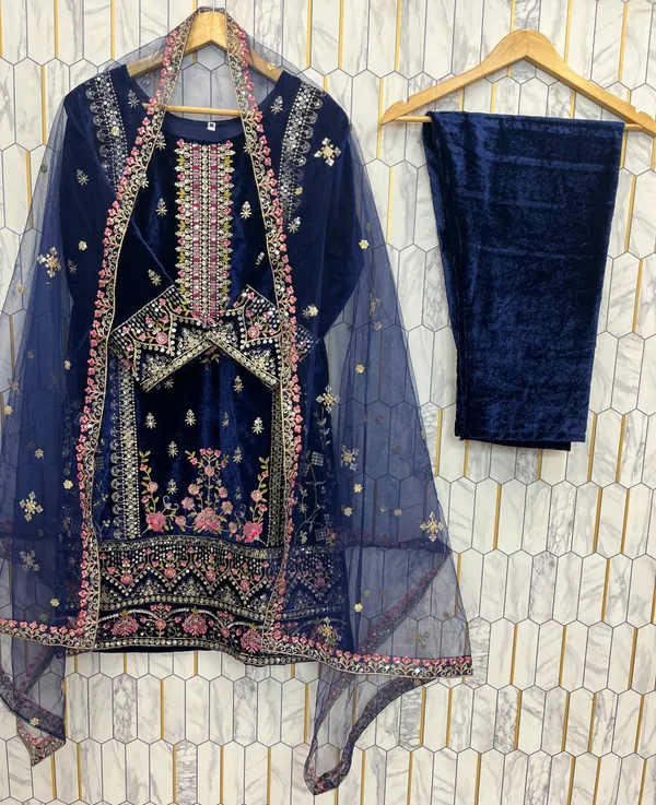 Women's_pakistani_suits
