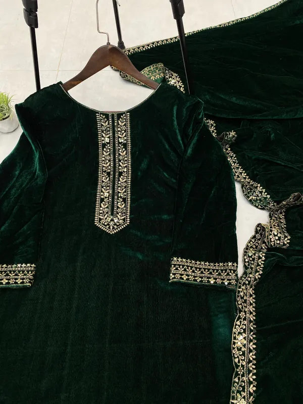 Women's_pakistani_suits
