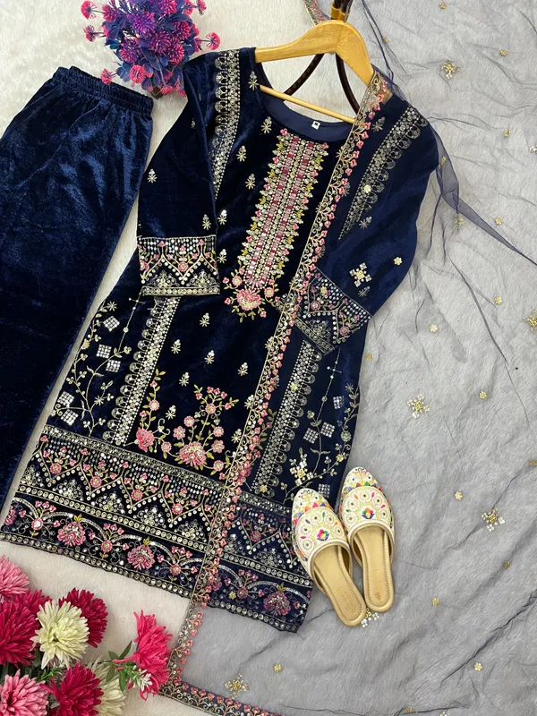 Women's_pakistani_suits