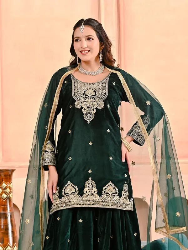Women's_pakistani_suits