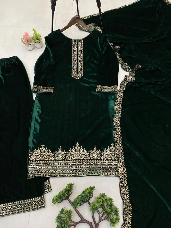 Women's_pakistani_suits