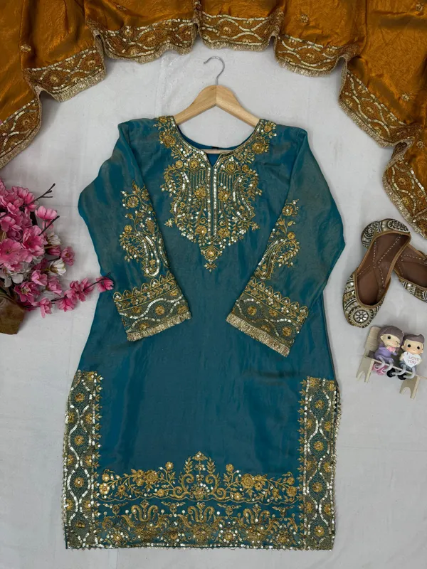 Women's_pakistani_suits