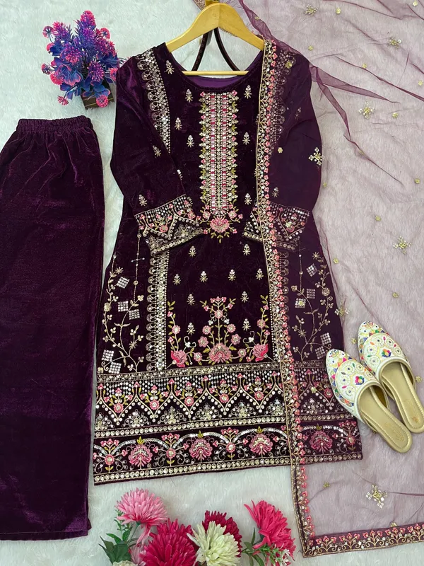 Women's_pakistani_suits