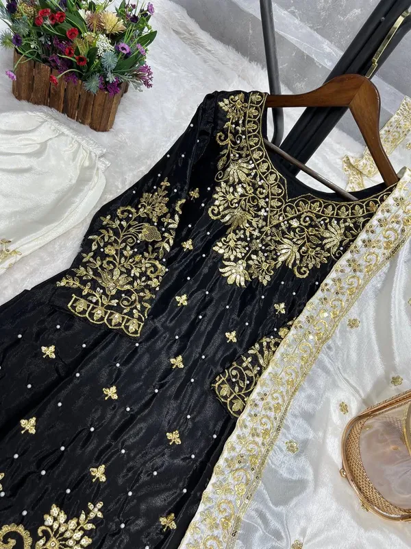 Black_Chinon_Silk_Pakistani_Suit_For_Women