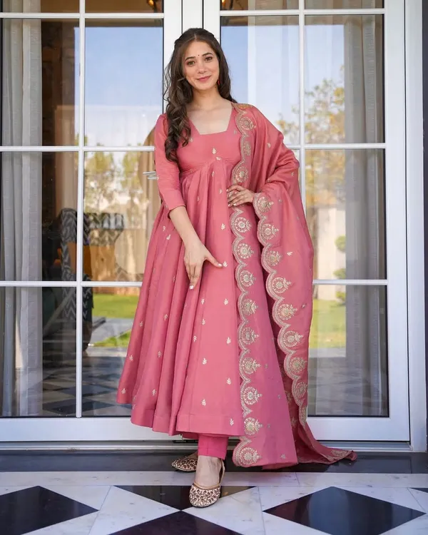 Pink_Micro_Cotton_Gown_For_Women