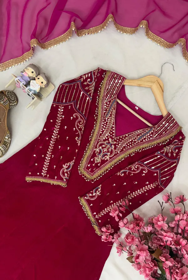 Women's_party_wear_outfit