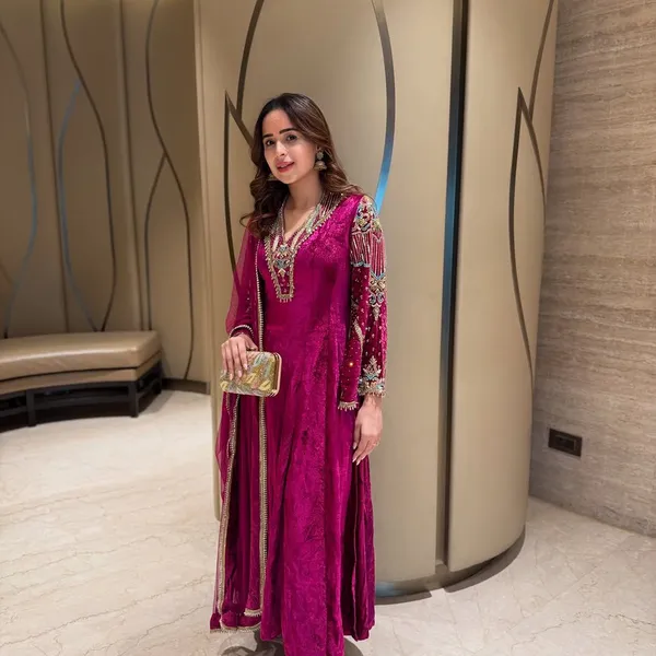 Women's_party_wear_outfit