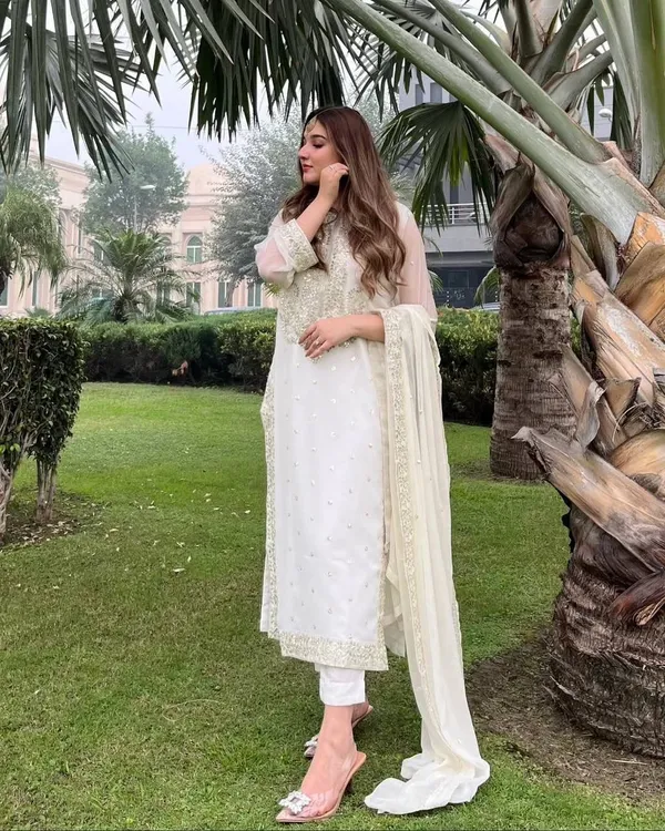 White_Georgette_Kurta_Set_For_Women