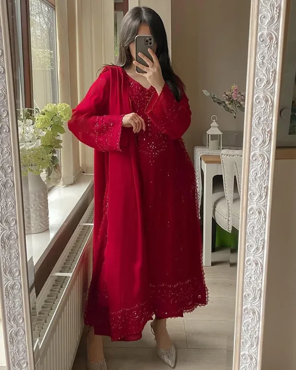 Red_Georgette_Kurta_Set_For_Women
