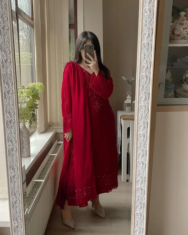 Red_Georgette_Kurta_Set_For_Women