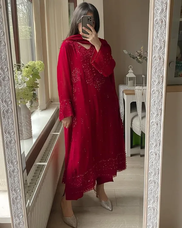 Red_Georgette_Kurta_Set_For_Women