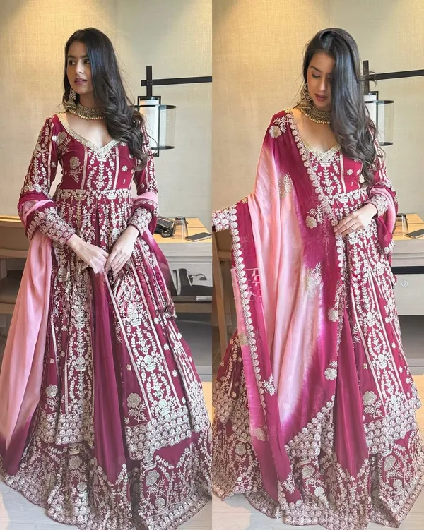 Red_Stylish_Pakistani_Suits_For_Women