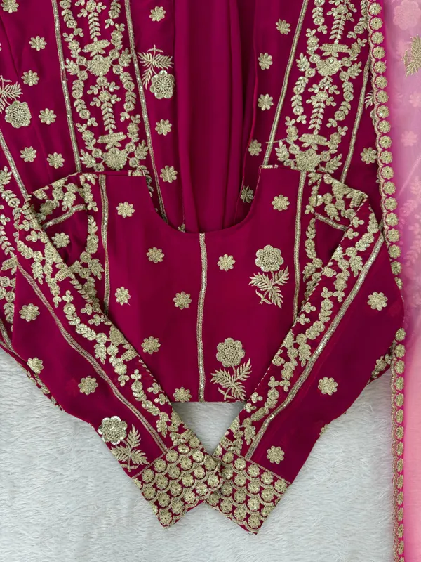 Red_Stylish_Pakistani_Suits_For_Women