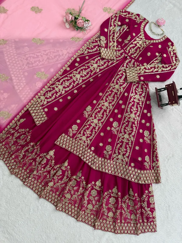 Red_Stylish_Pakistani_Suits_For_Women