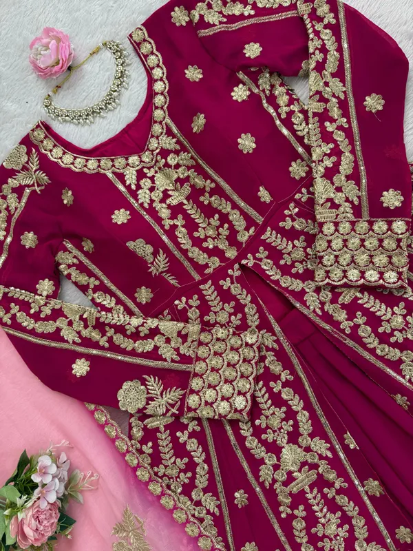 Red_Stylish_Pakistani_Suits_For_Women