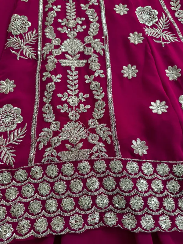 Red_Stylish_Pakistani_Suits_For_Women
