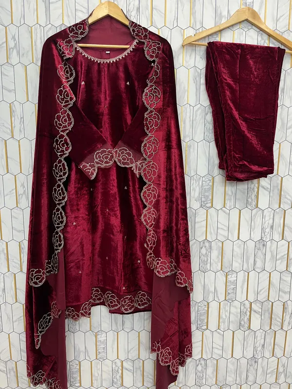 Red_Velvet_Pakistani_Suits_For_Women