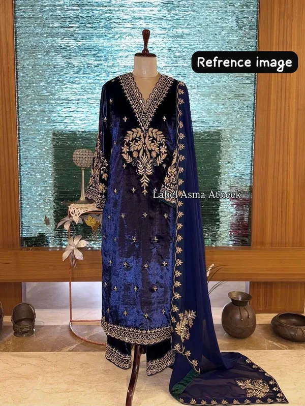 Women's_velvet_suit