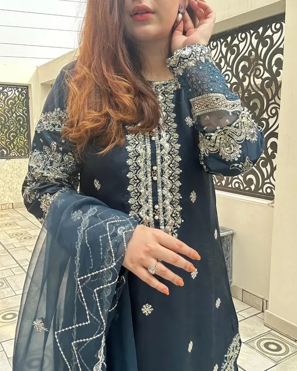 Blue_Georgette_Kurta_Set_For_Women